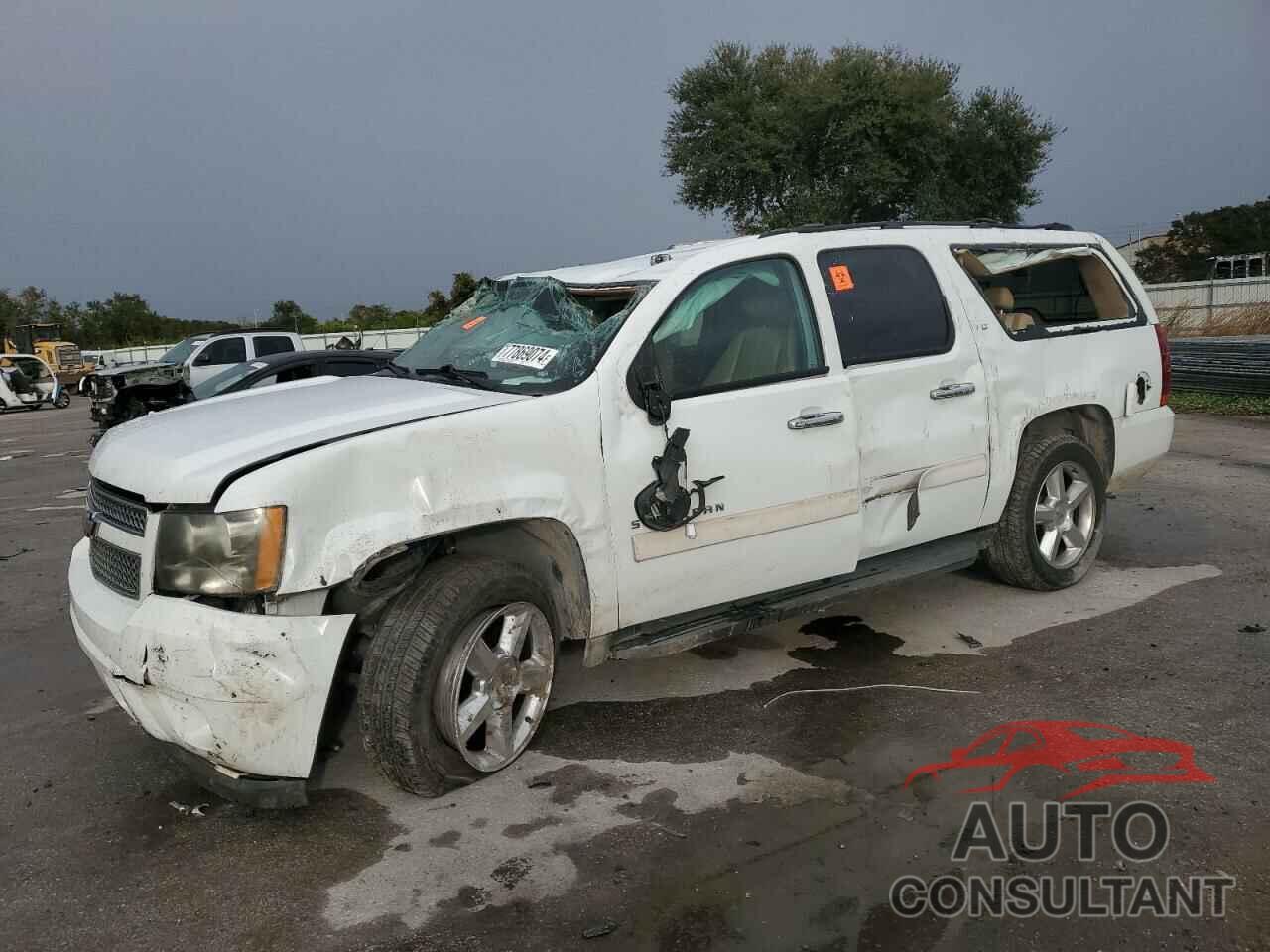 CHEVROLET SUBURBAN 2011 - 1GNSCJE06BR155253