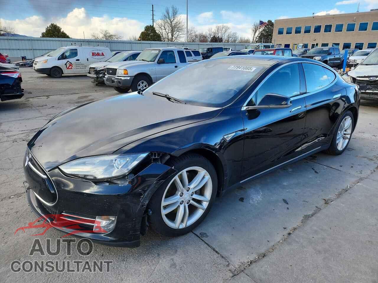TESLA MODEL S 2014 - 5YJSA1H19EFP65130
