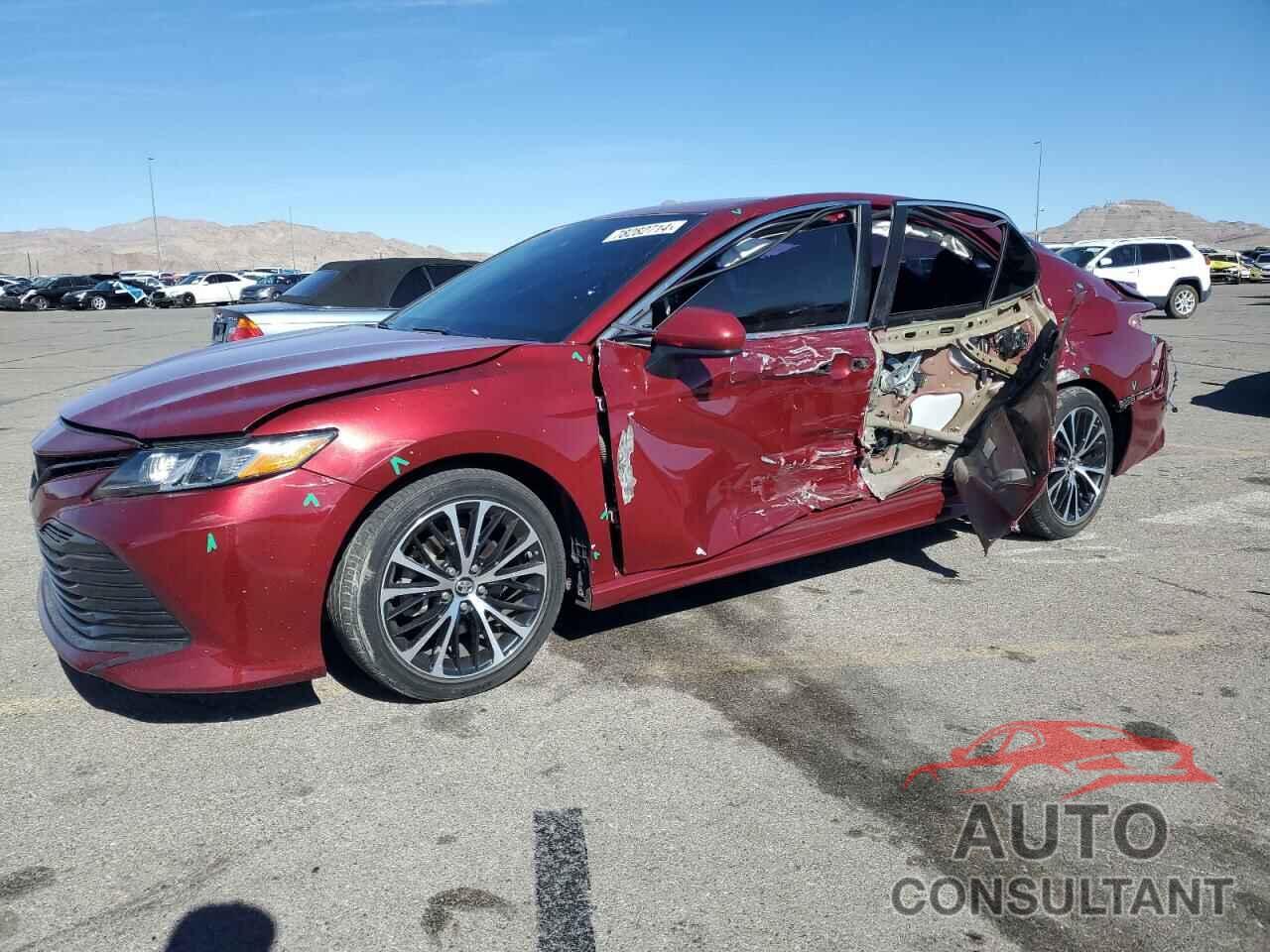TOYOTA CAMRY 2018 - 4T1B11HK7JU555700