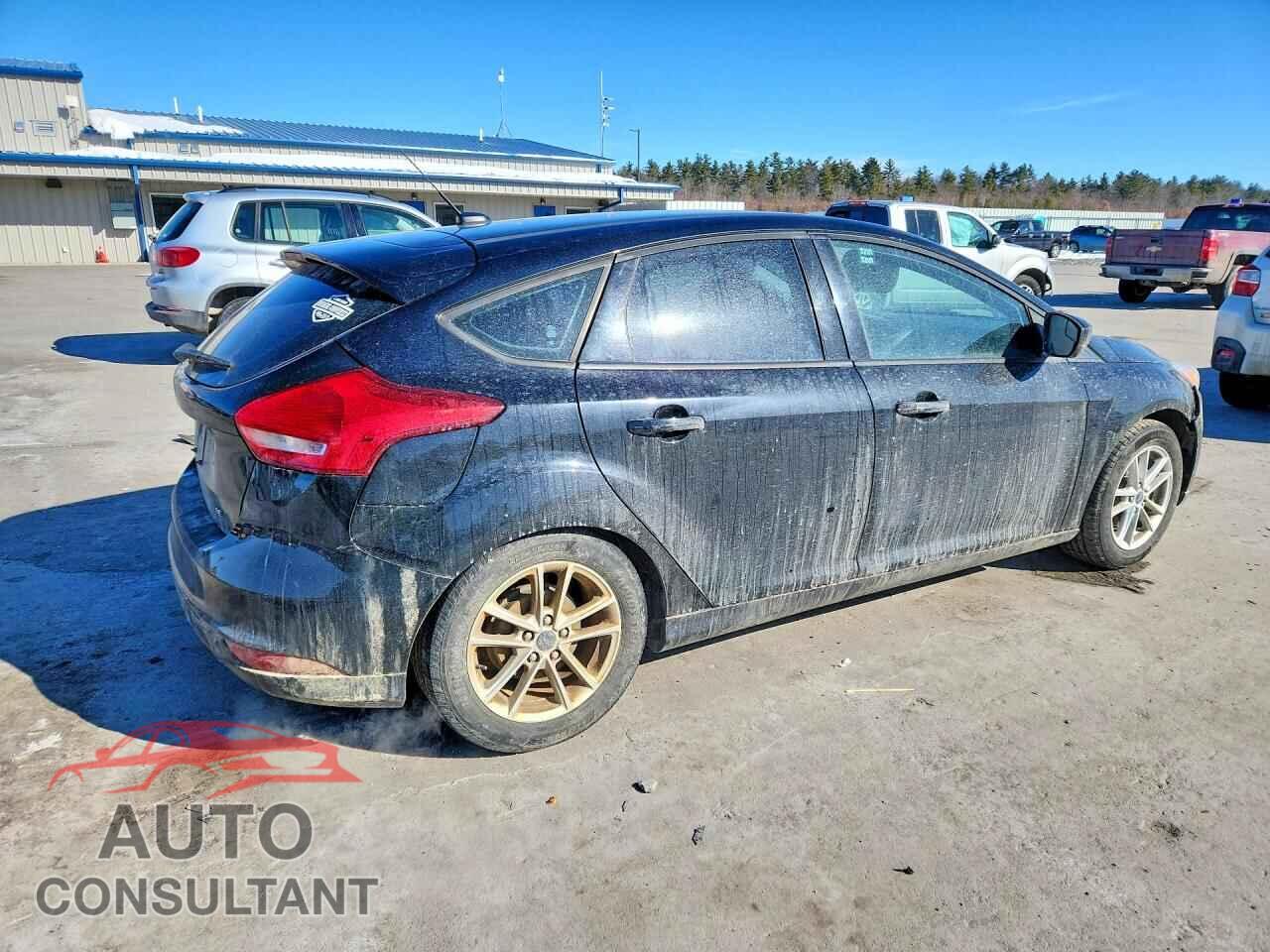 FORD FOCUS 2018 - 1FADP3K29JL302017