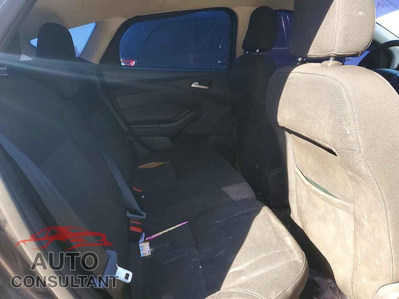 FORD FOCUS 2017 - 1FADP3K24HL324775