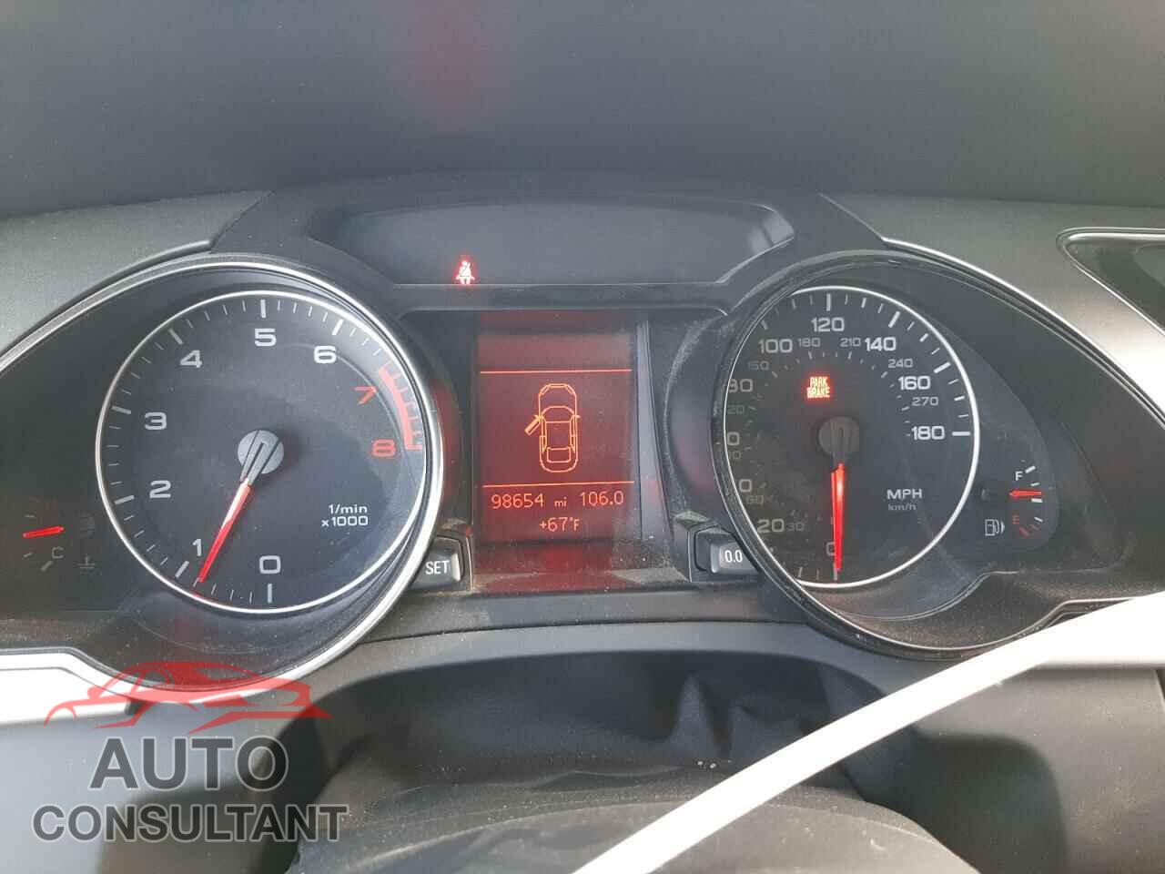 AUDI A5 2010 - WAUGFAFR1AA069930