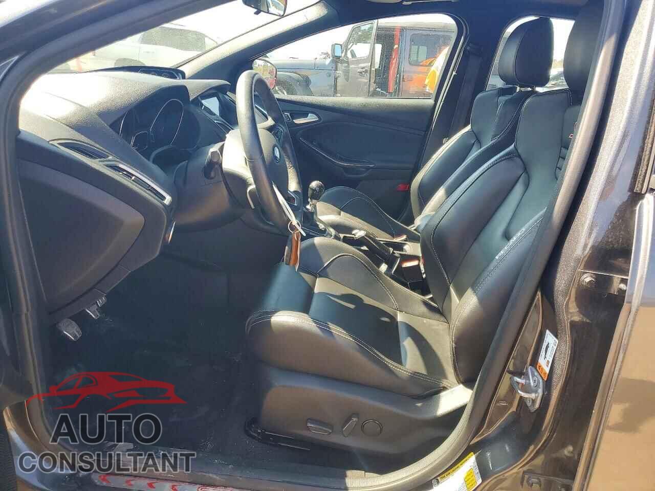 FORD FOCUS 2017 - 1FADP3L98HL312656