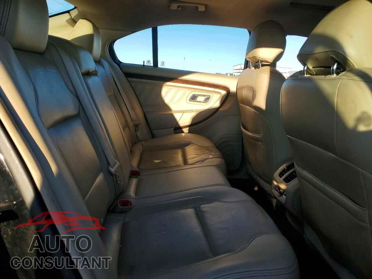 FORD TAURUS 2017 - 1FAHP2F80HG113043