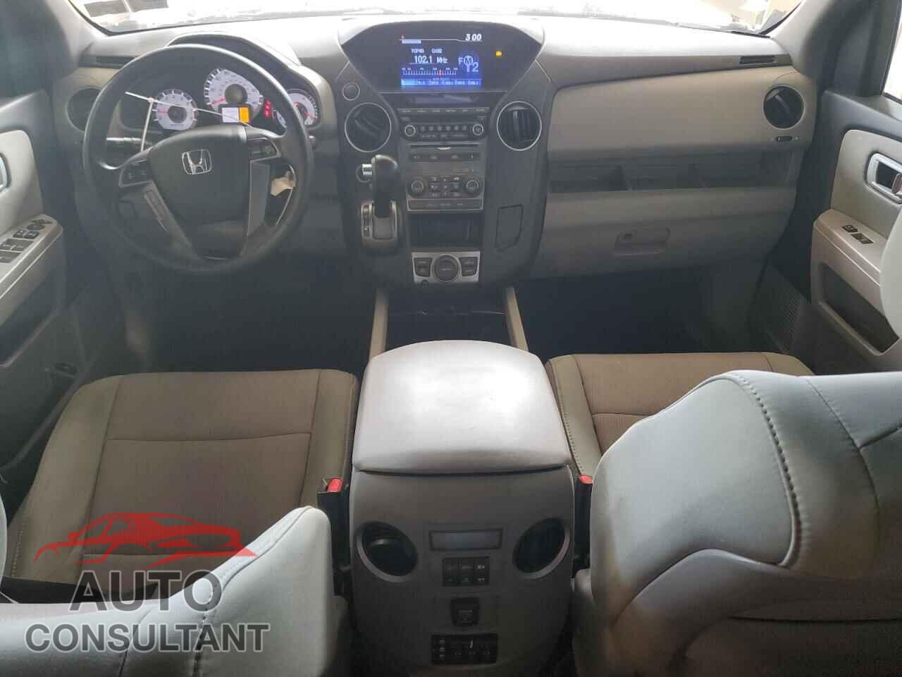 HONDA PILOT 2015 - 5FNYF4H33FB011091