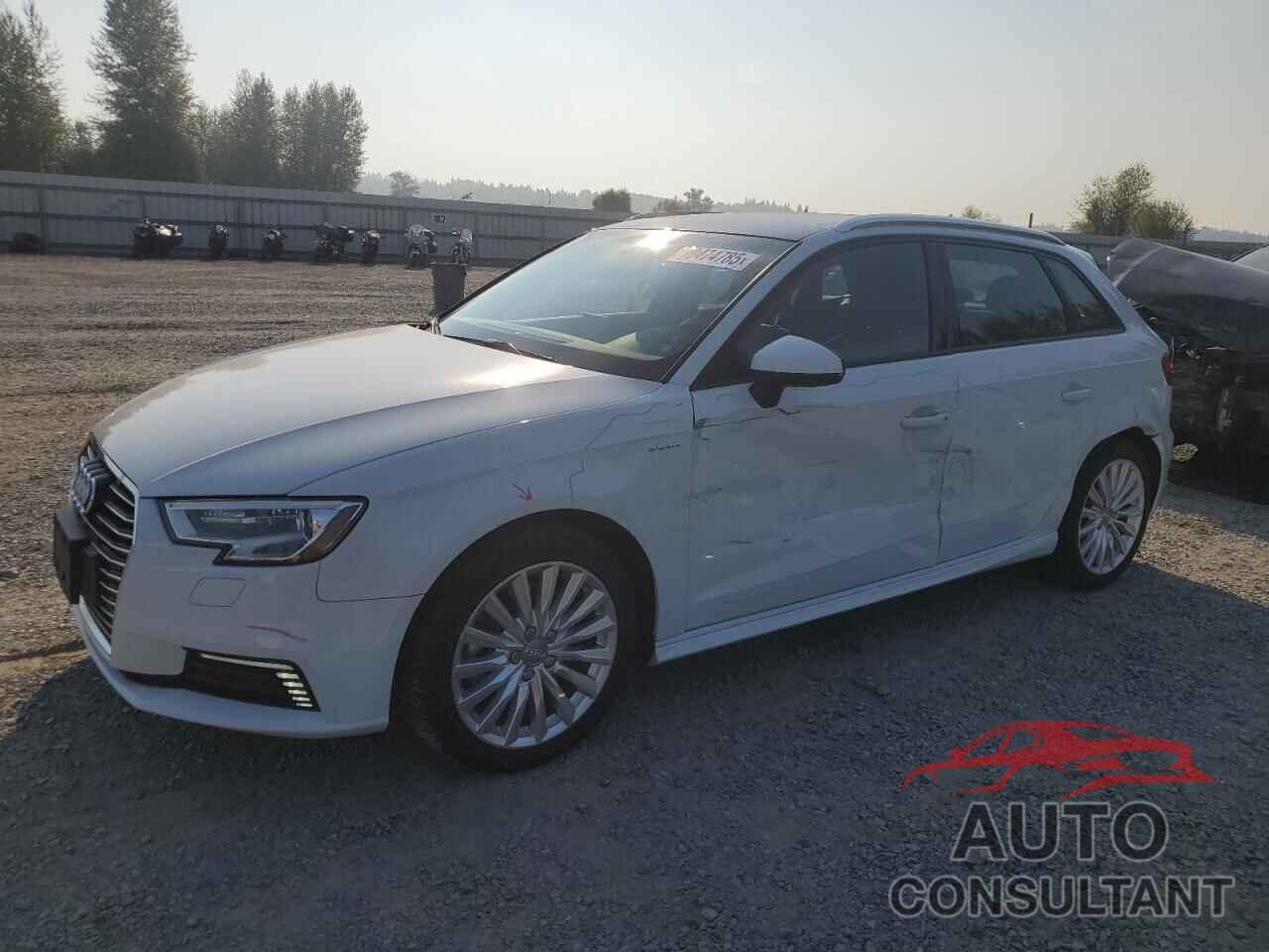 AUDI A3 2018 - WAUUPBFF2JA065641