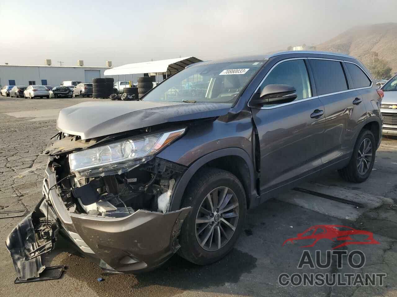 TOYOTA HIGHLANDER 2019 - 5TDKZRFH4KS558921