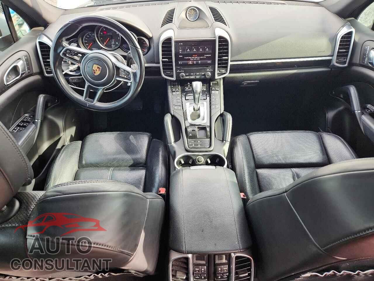 PORSCHE CAYENNE 2017 - WP1AA2A2XHKA80368