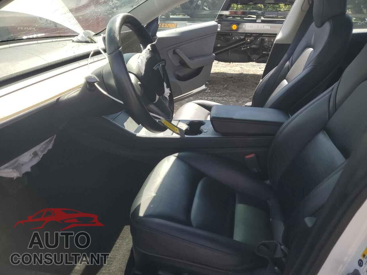 TESLA MODEL 3 2019 - 5YJ3E1EA7KF310155