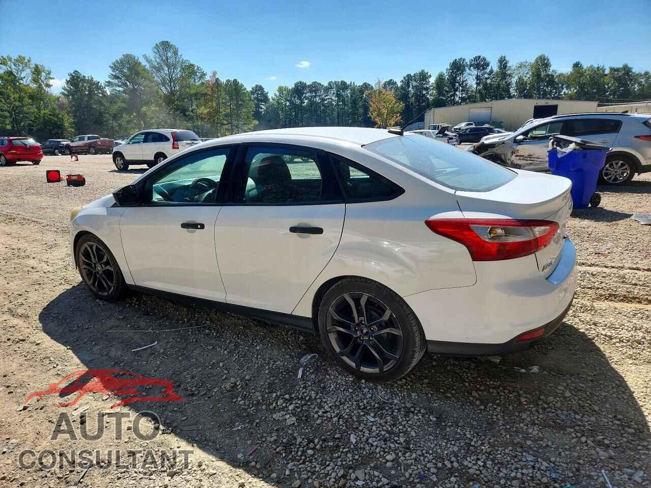 FORD FOCUS 2014 - 1FADP3E22EL357328