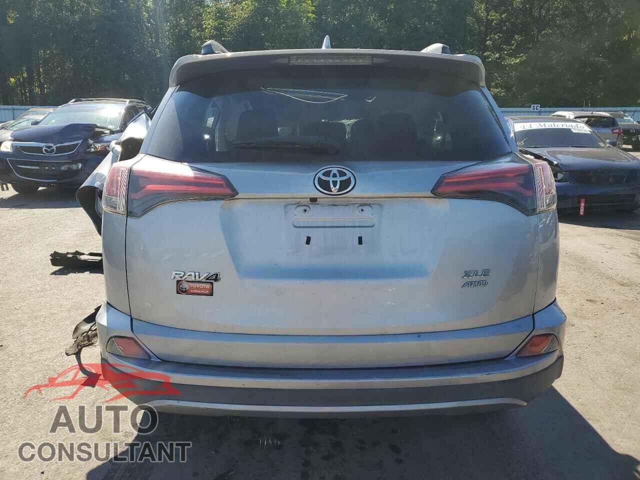 TOYOTA RAV4 2017 - 2T3RFREV7HW557185