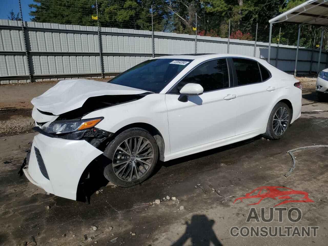 TOYOTA CAMRY 2018 - 4T1B11HK1JU597280