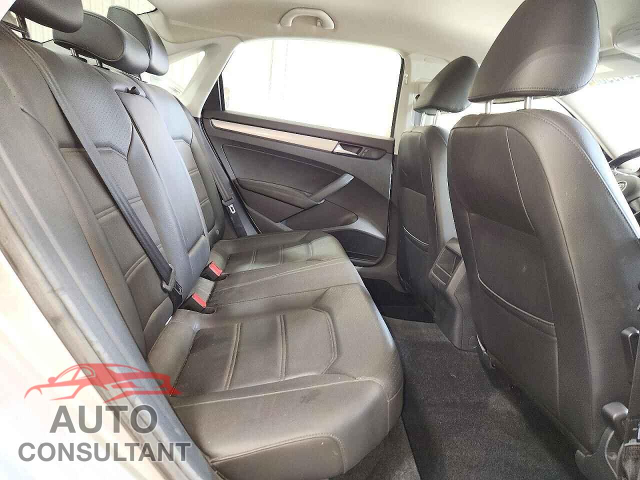 VOLKSWAGEN PASSAT 2014 - 1VWAP7A36EC006311