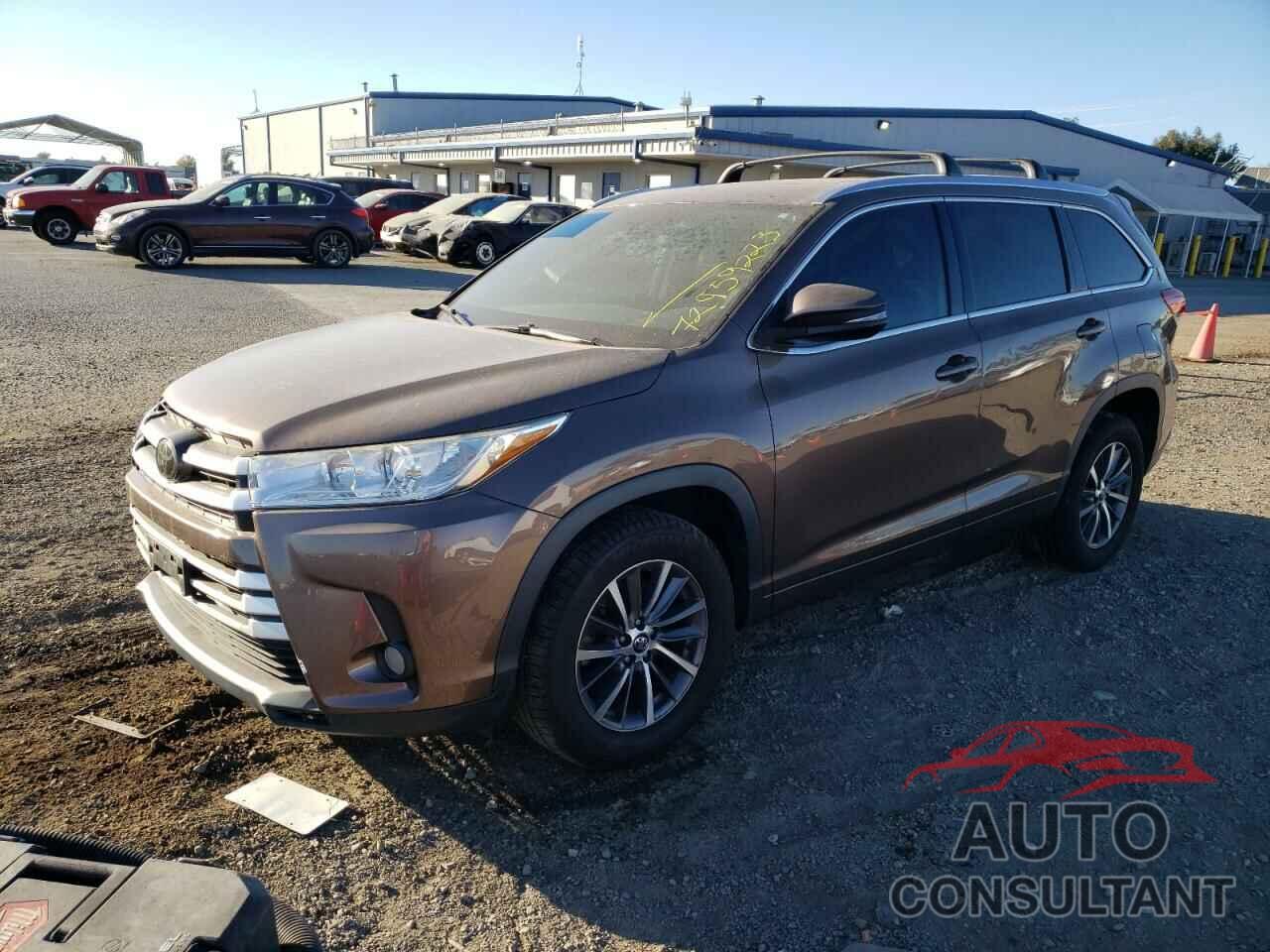 TOYOTA HIGHLANDER 2018 - 5TDKZRFH6JS265763