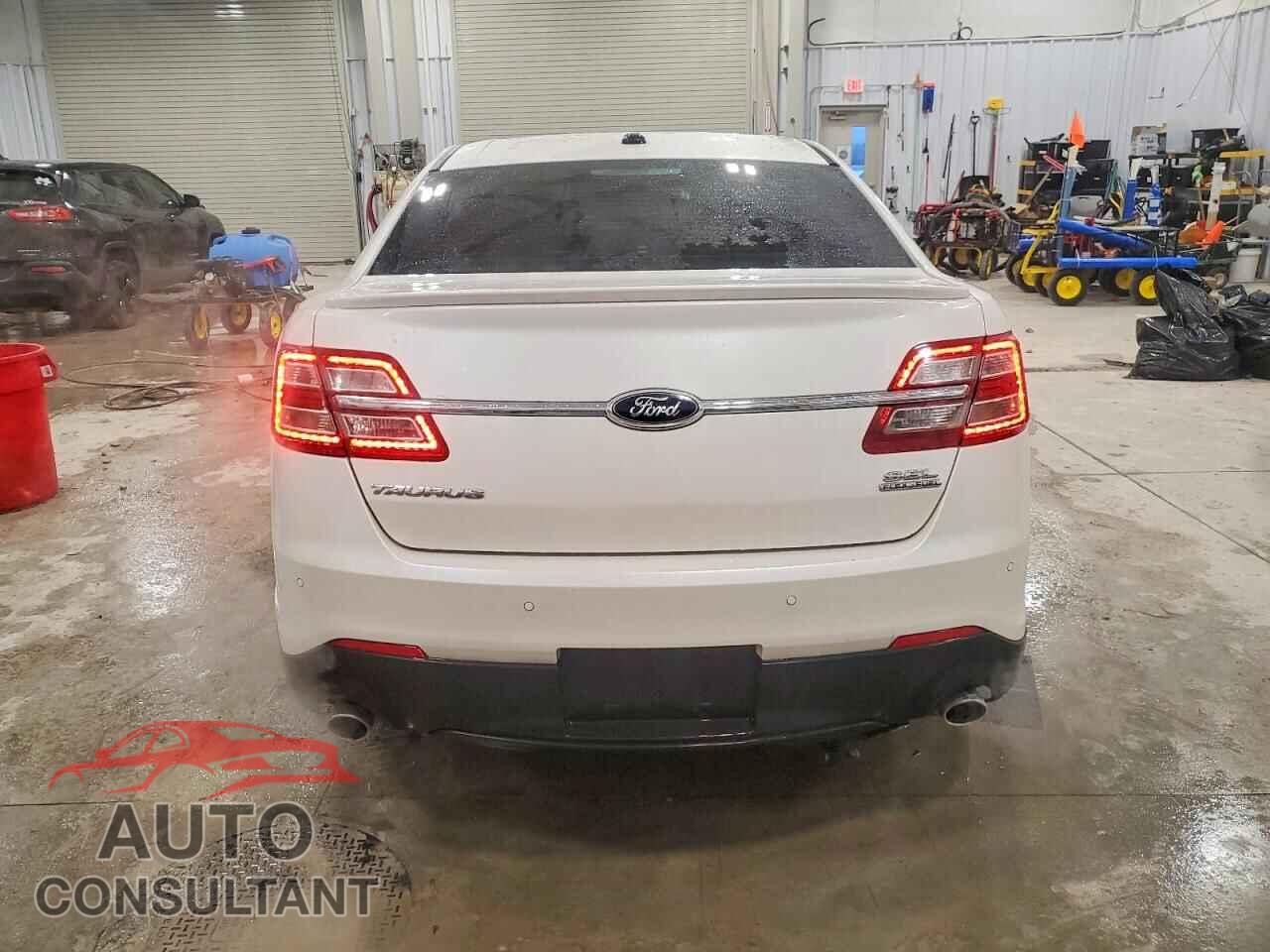 FORD TAURUS 2013 - 1FAHP2E82DG166872