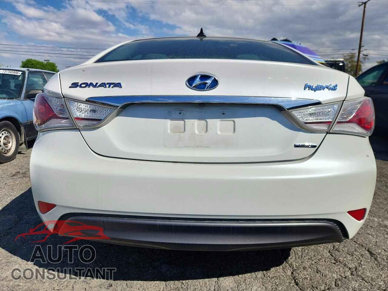 HYUNDAI SONATA 2013 - KMHEC4A43DA070710