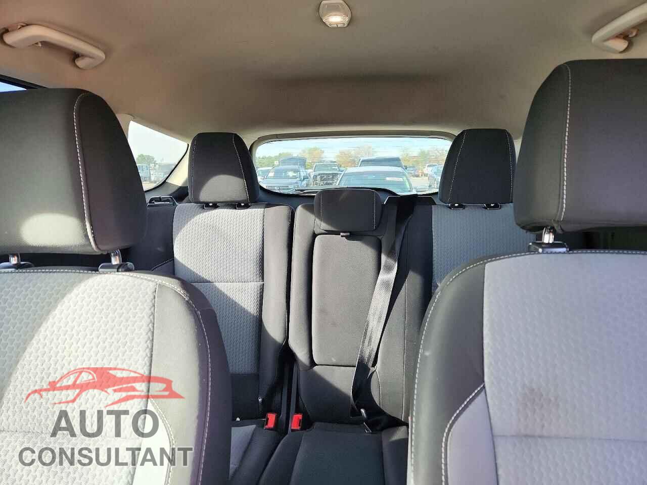 FORD ESCAPE 2017 - 1FMCU0GD4HUC09056