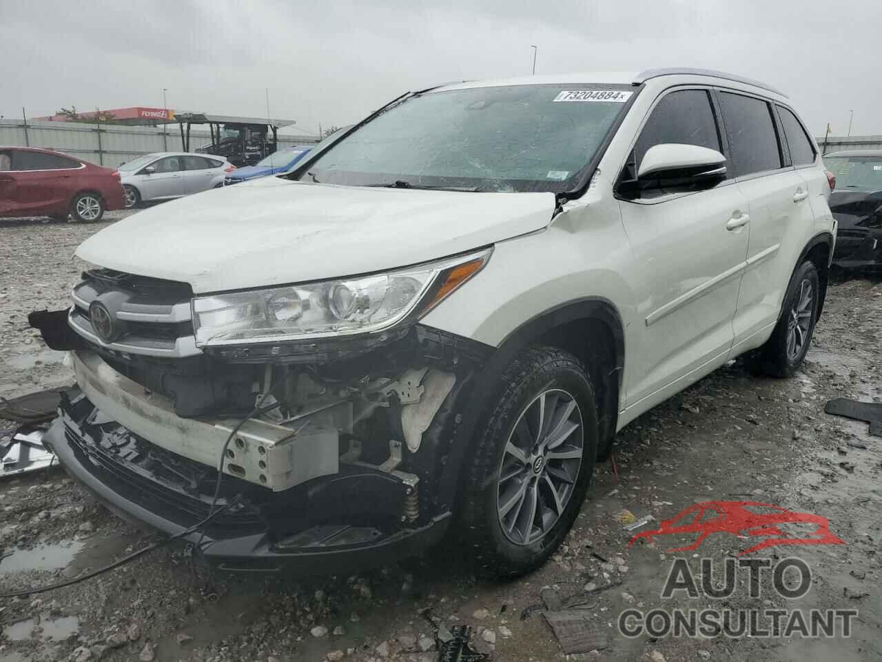 TOYOTA HIGHLANDER 2018 - 5TDJZRFH4JS558153