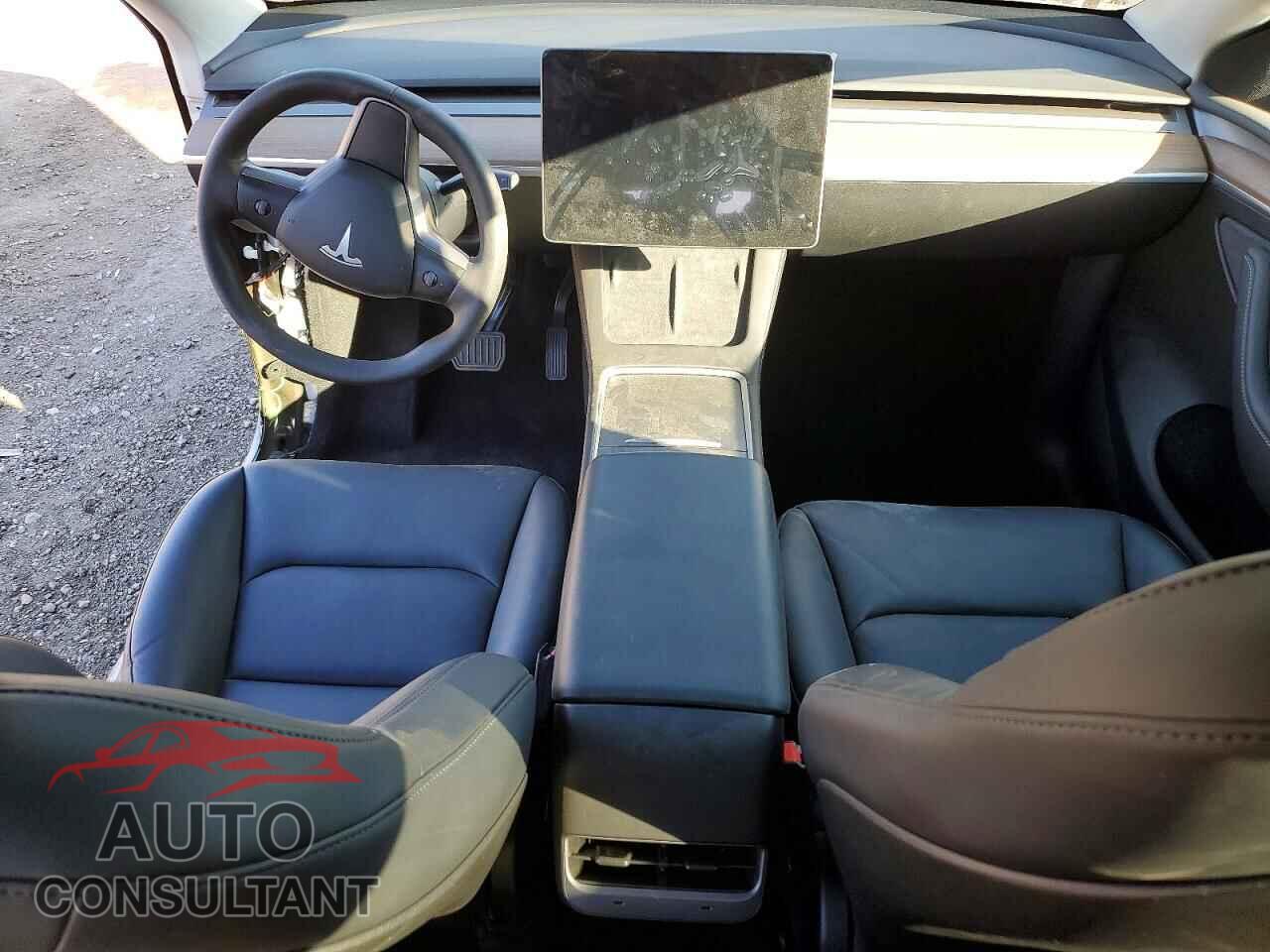 TESLA MODEL Y 2024 - 7SAYGAEE9RF207206