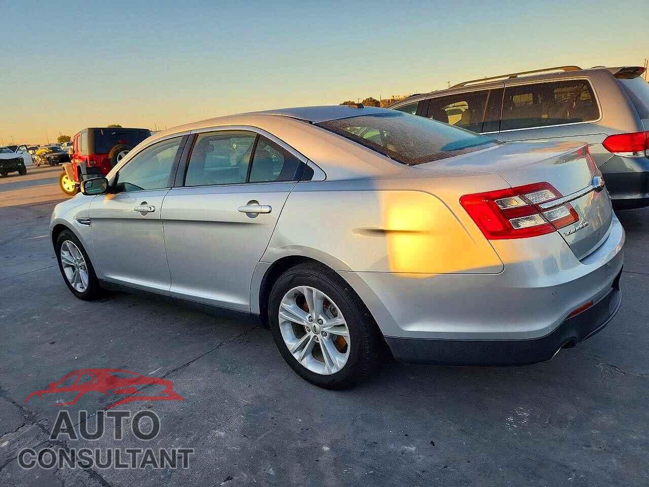 FORD TAURUS 2015 - 1FAHP2E81FG207429