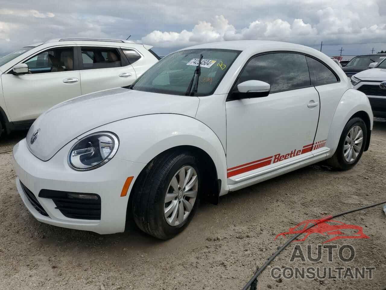 VOLKSWAGEN BEETLE 2019 - 3VWFD7AT5KM706846