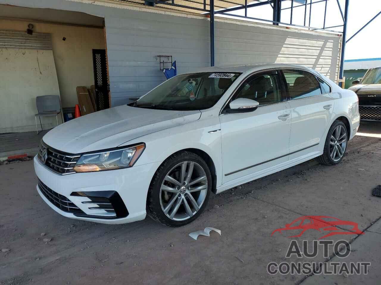 VOLKSWAGEN PASSAT 2017 - 1VWDT7A32HC010501