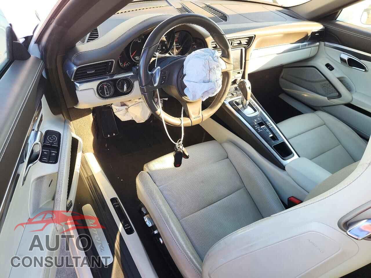 PORSCHE 911 2014 - WP0CA2A91ES140623