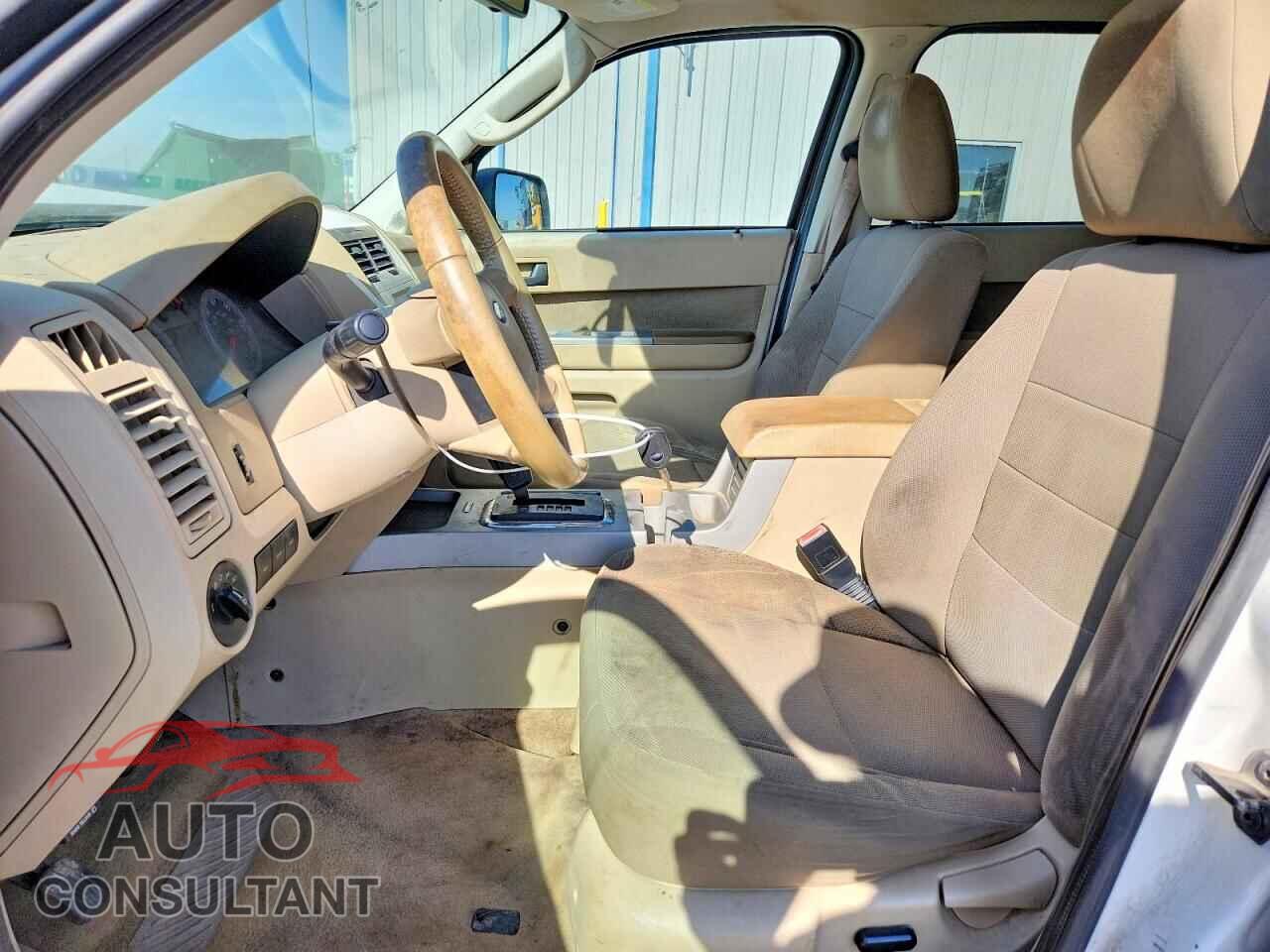FORD ESCAPE 2010 - 1FMCU0DG3AKA94689