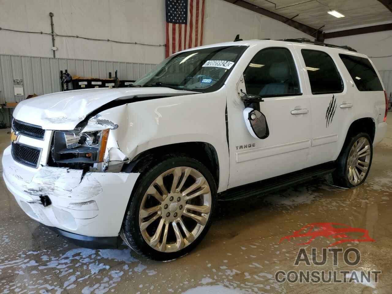 CHEVROLET TAHOE 2013 - 1GNSCBE03DR157910