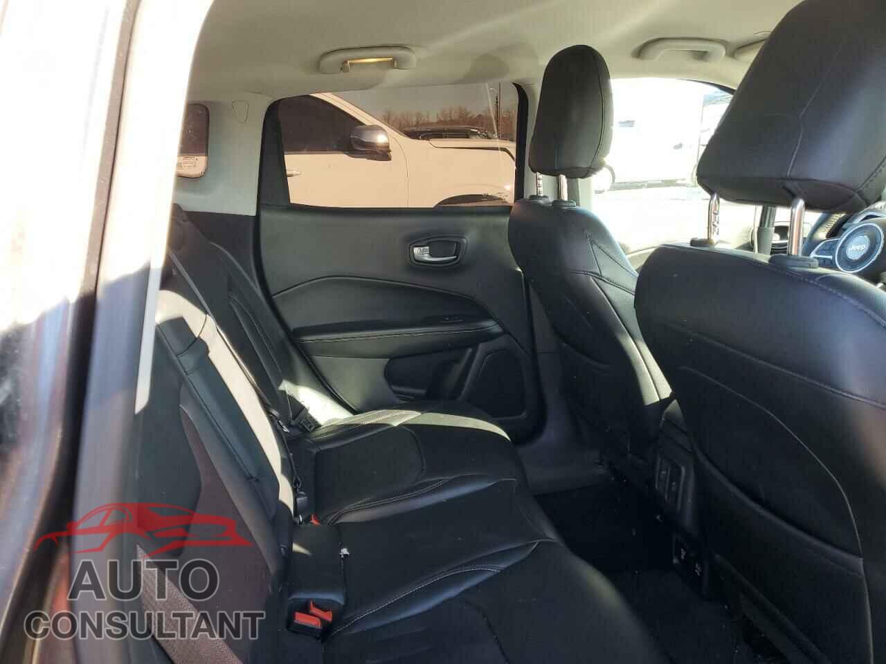 JEEP COMPASS 2017 - 3C4NJDBB9HT664577