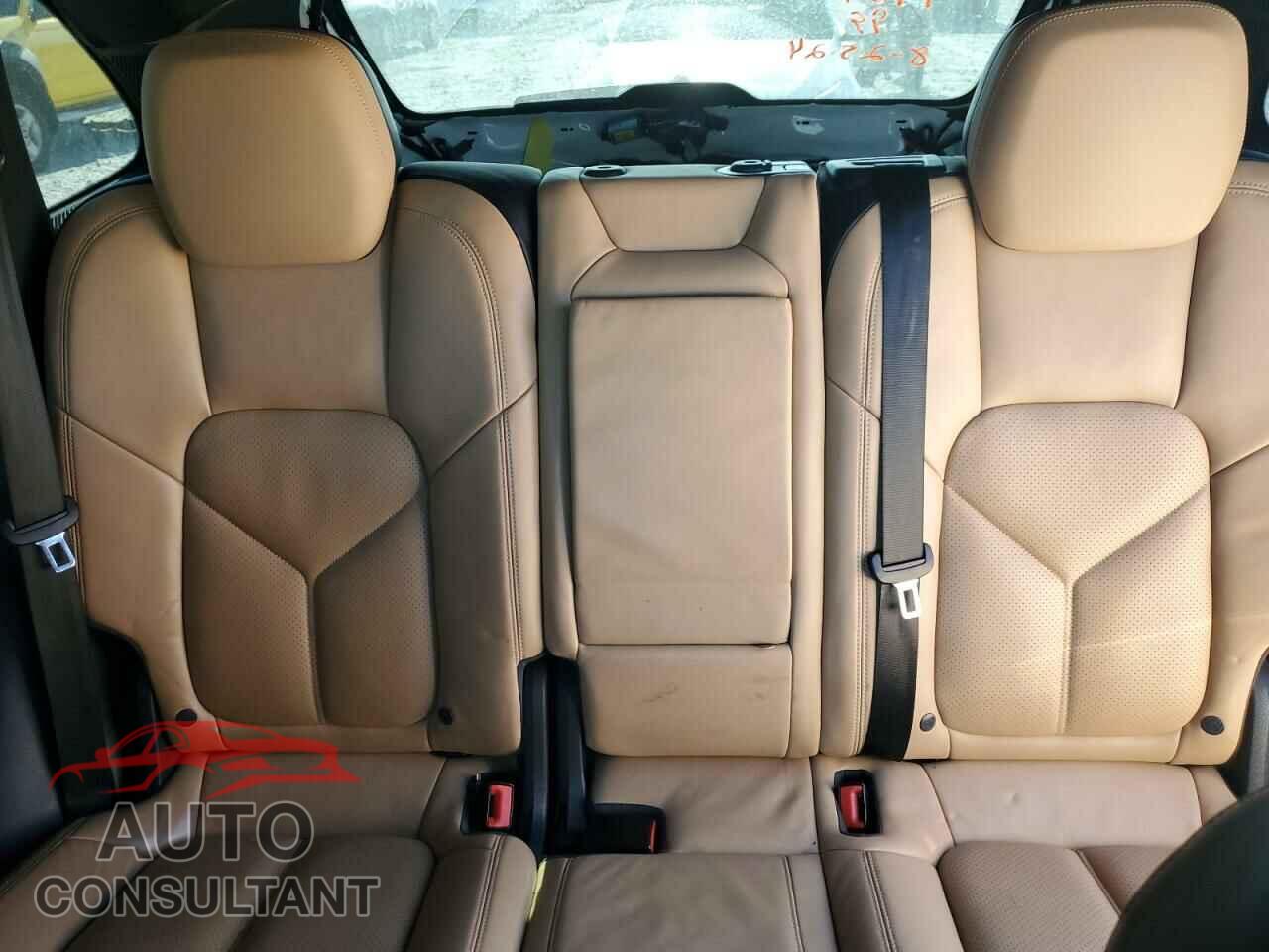 PORSCHE CAYENNE 2016 - WP1AA2A20GLA01427
