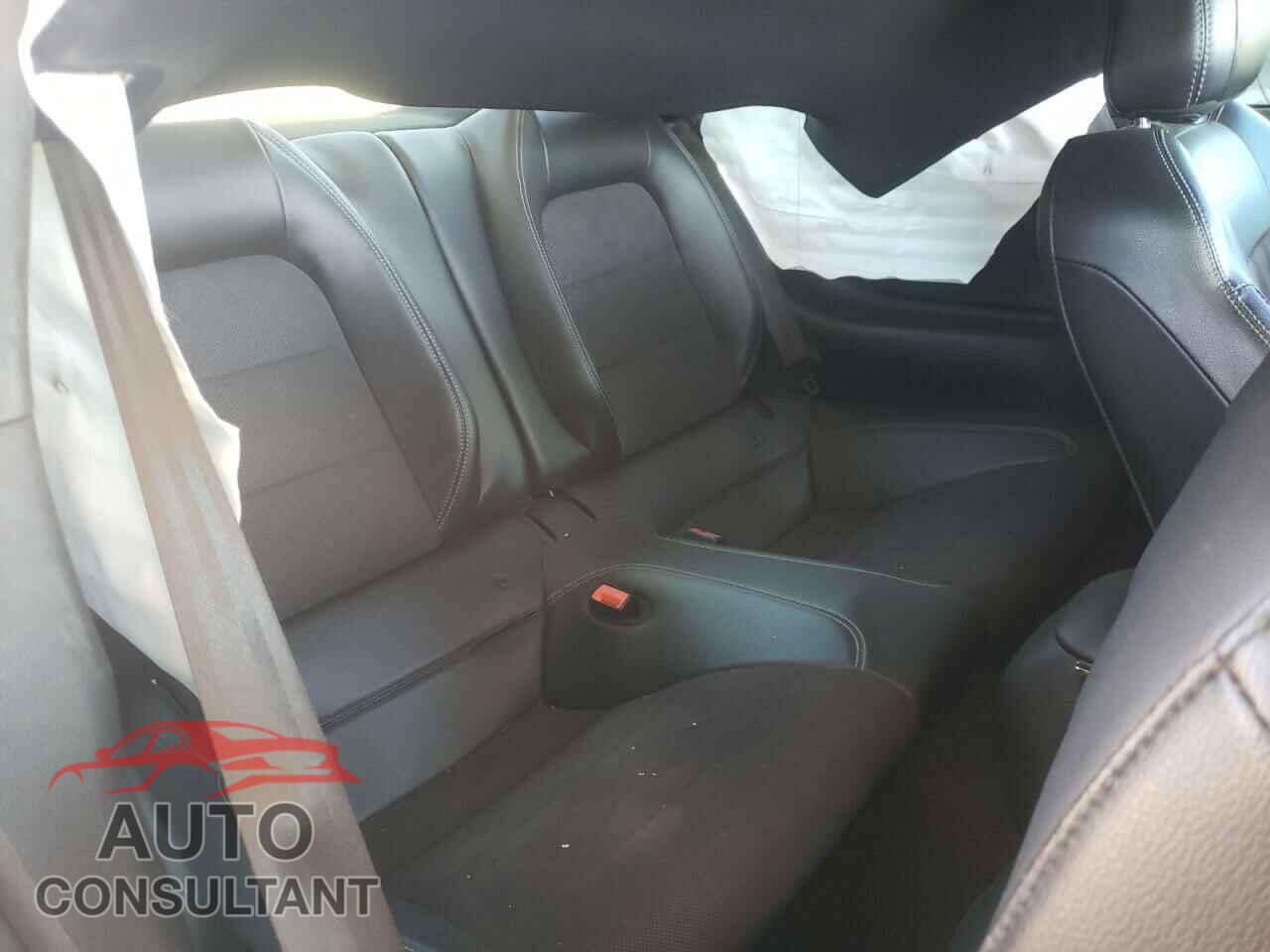 FORD MUSTANG 2019 - 1FA6P8CF4K5204817