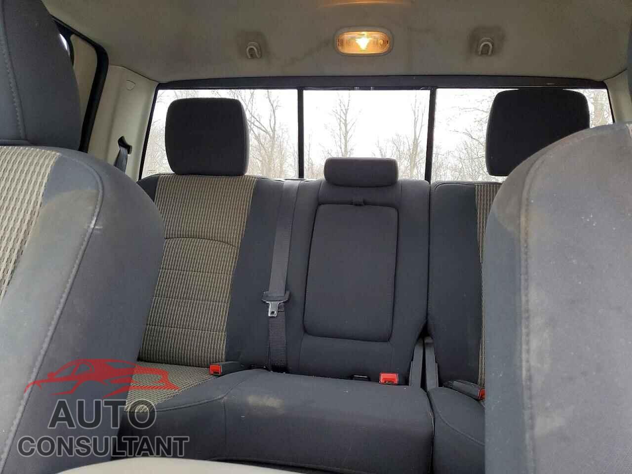 DODGE RAM 1500 2012 - 1C6RD7LT4CS189066