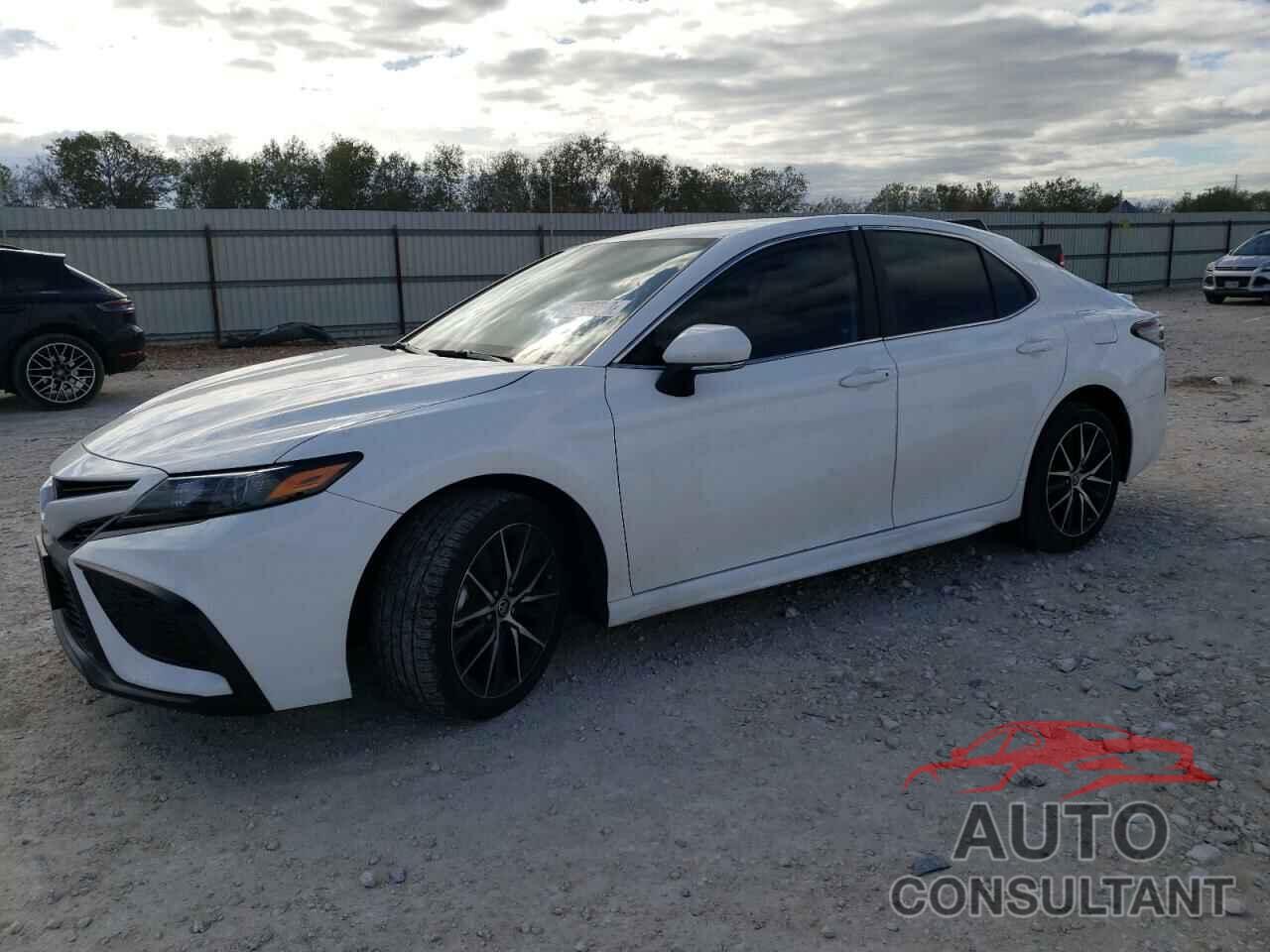 TOYOTA CAMRY 2023 - 4T1G11AK2PU742917