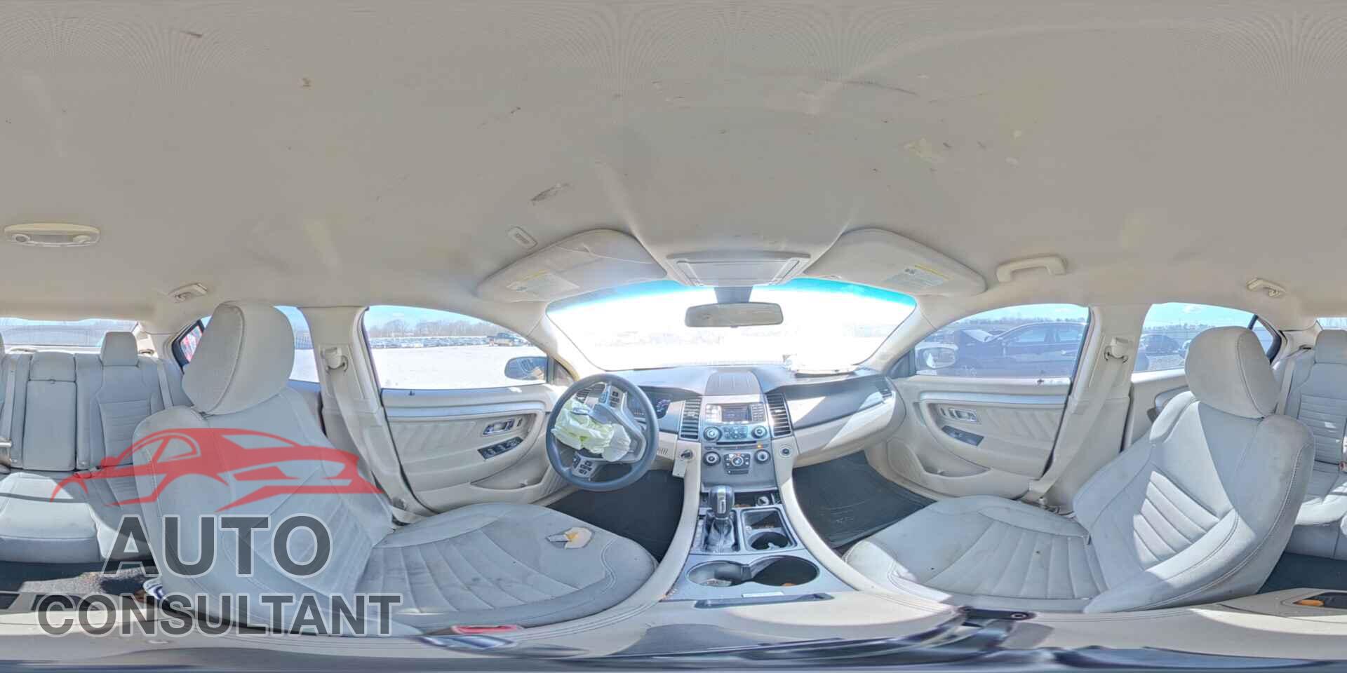 FORD TAURUS 2017 - 1FAHP2D82HG121440