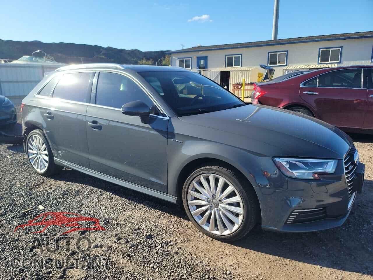 AUDI A3 2017 - WAUTPBFFXHA146442