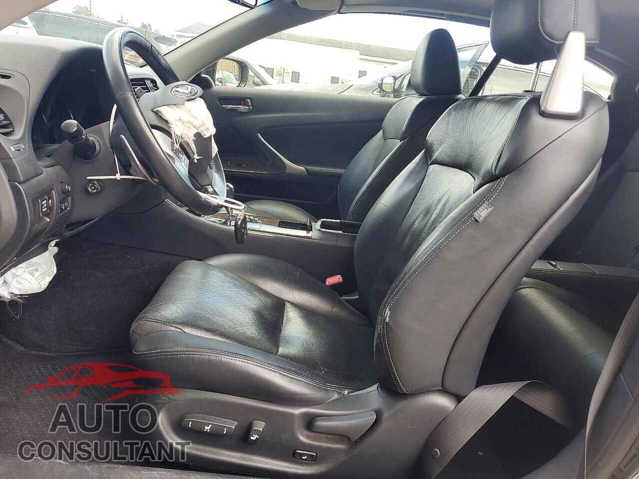 LEXUS IS 2013 - JTHFF2C2XD2527568