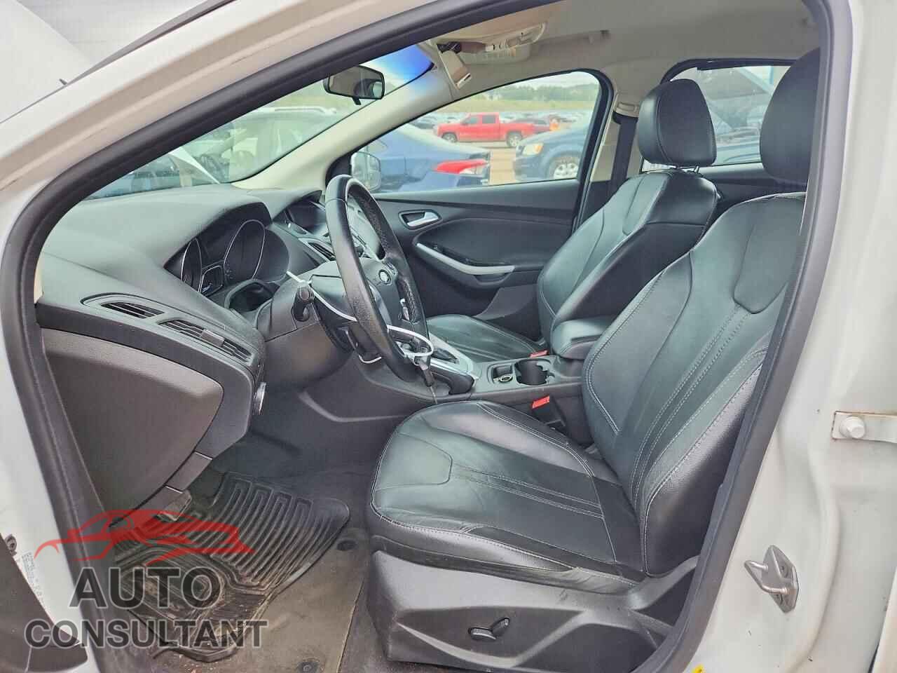 FORD FOCUS 2014 - 1FADP3F23EL111273