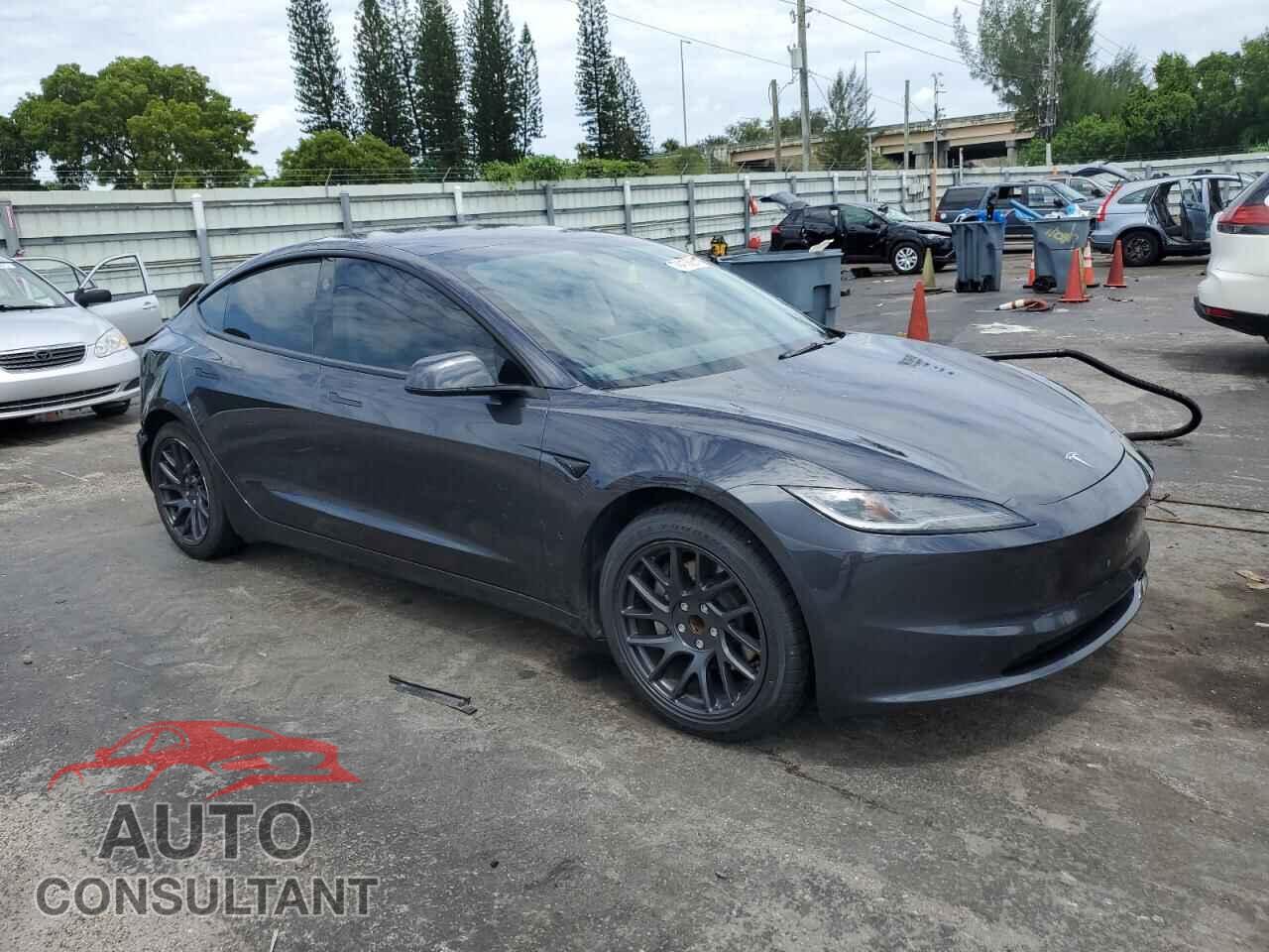 TESLA MODEL 3 2024 - 5YJ3E1EA9RF765096