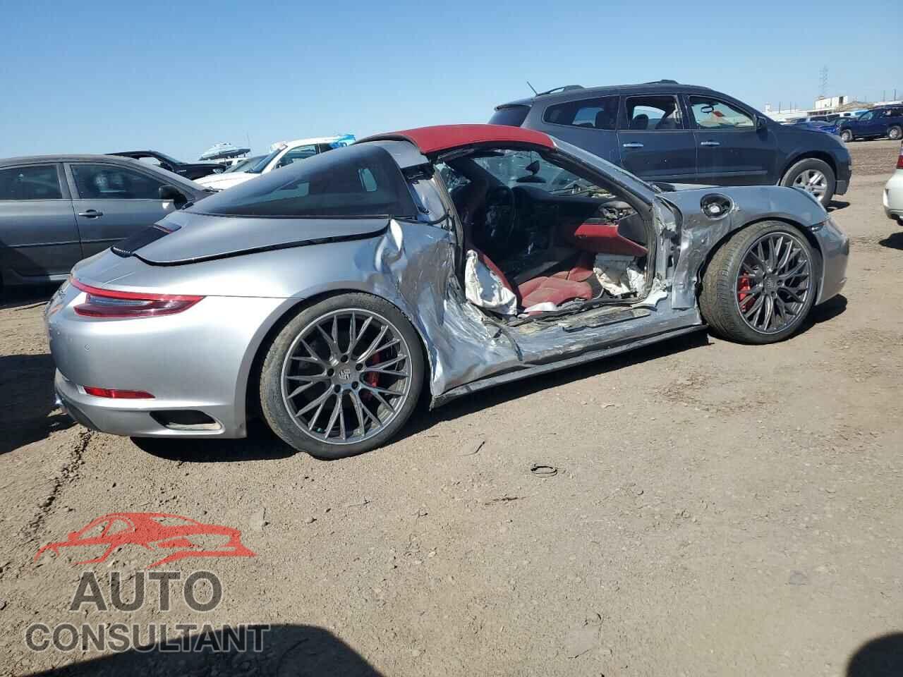 PORSCHE 911 2017 - WP0BB2A94HS136630