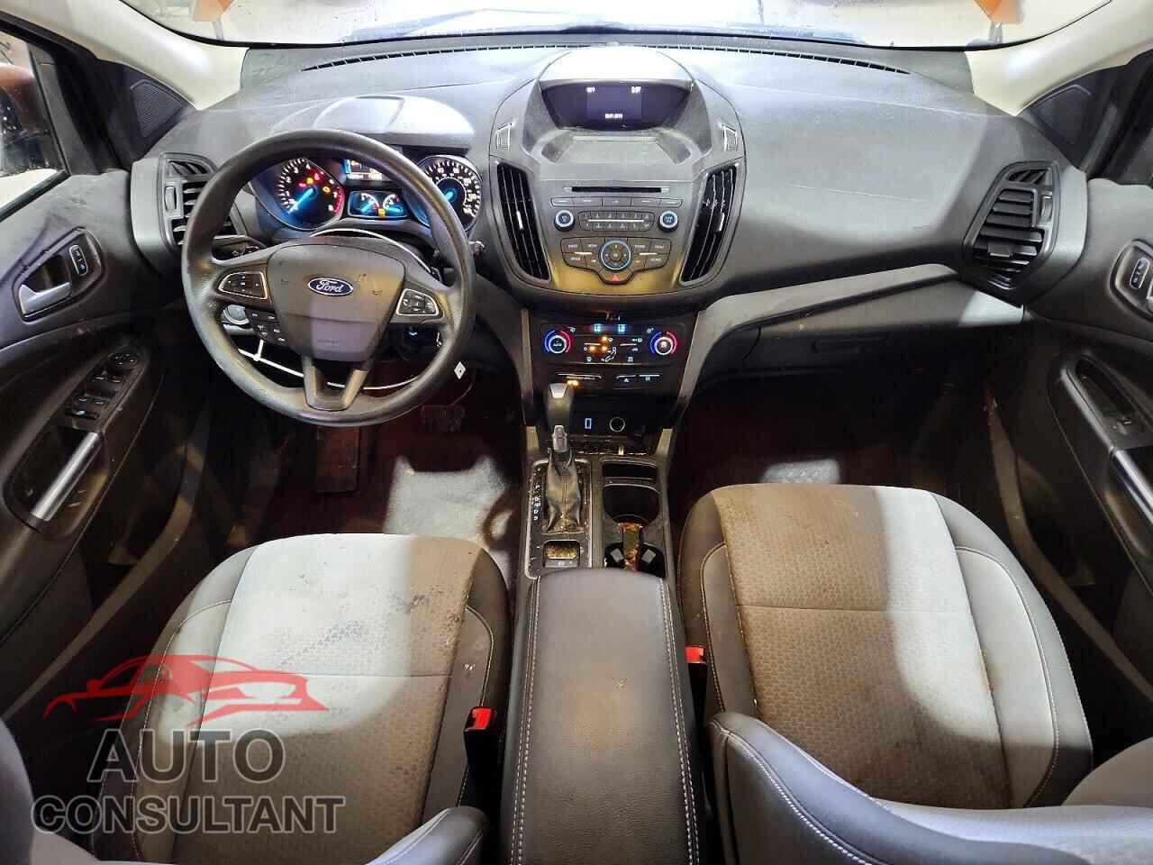 FORD ESCAPE 2017 - 1FMCU9G99HUB04688