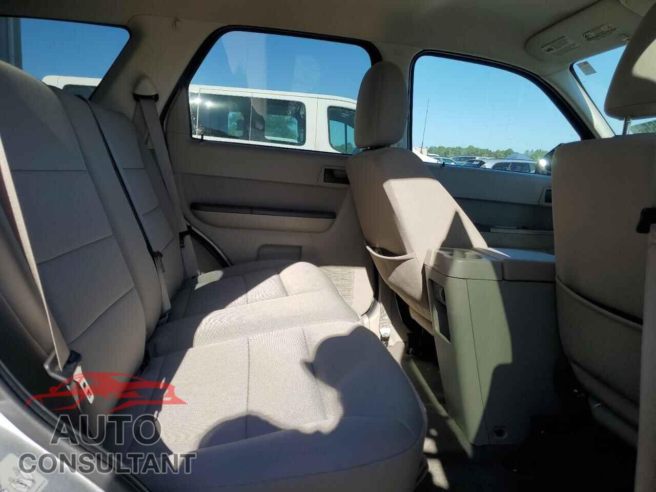 FORD ESCAPE 2011 - 1FMCU0D70BKB57779
