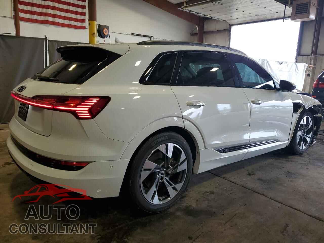 AUDI E-TRON 2021 - WA1AAAGE0MB030936