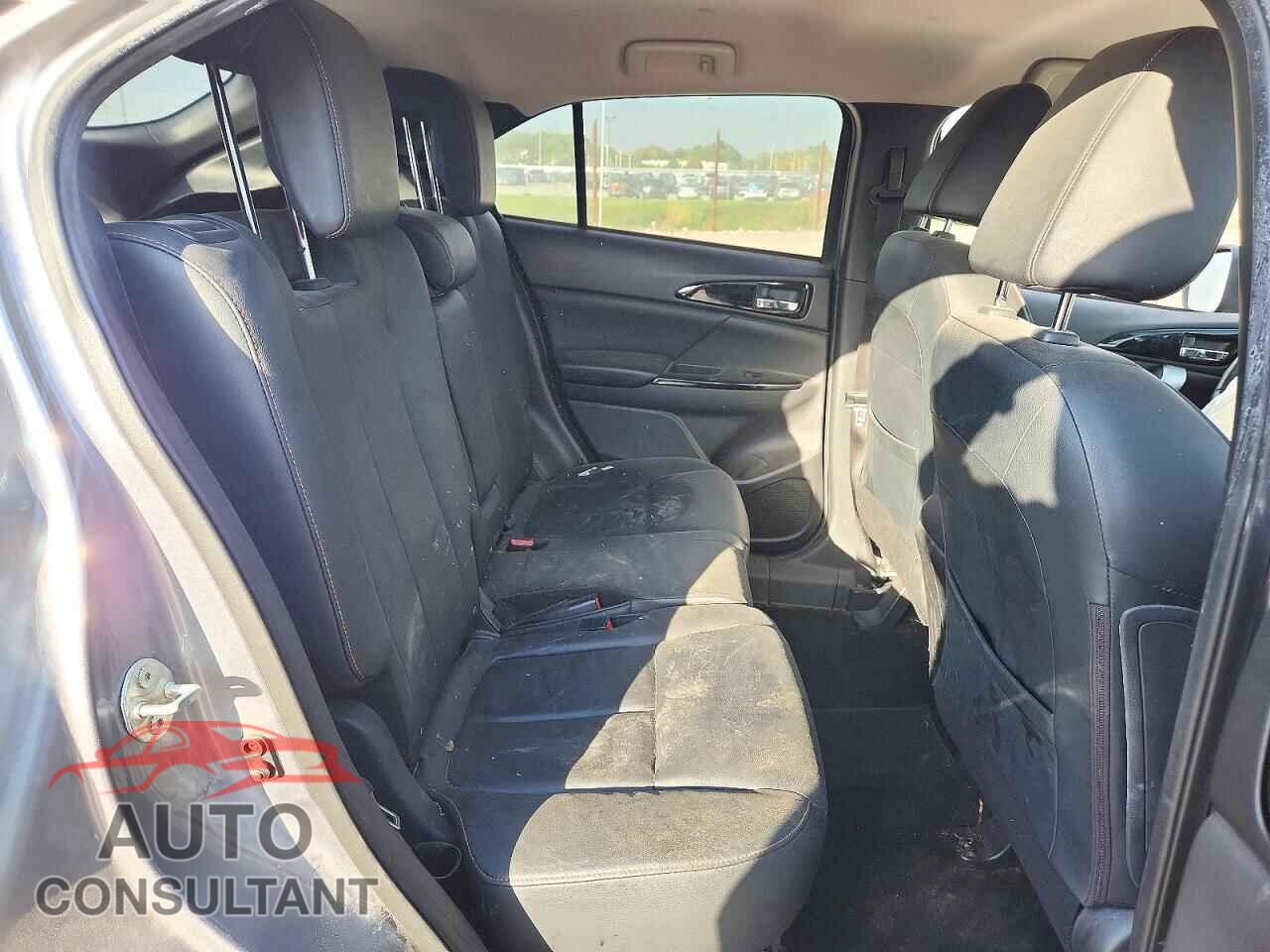MITSUBISHI ECLIPSE 2018 - JA4AT5AA8JZ042441