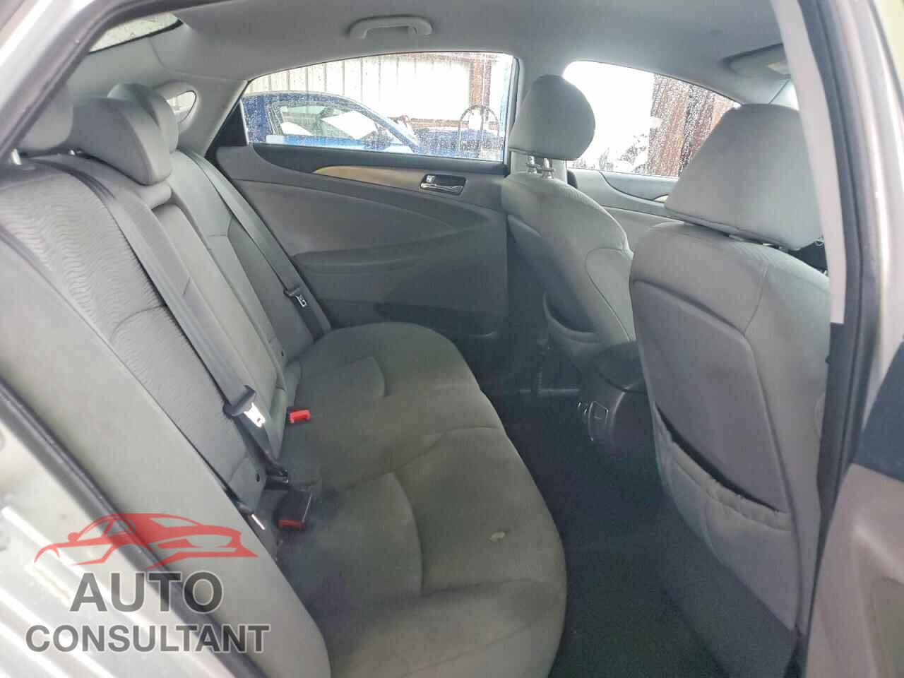HYUNDAI SONATA 2011 - KMHEC4A44BA005152