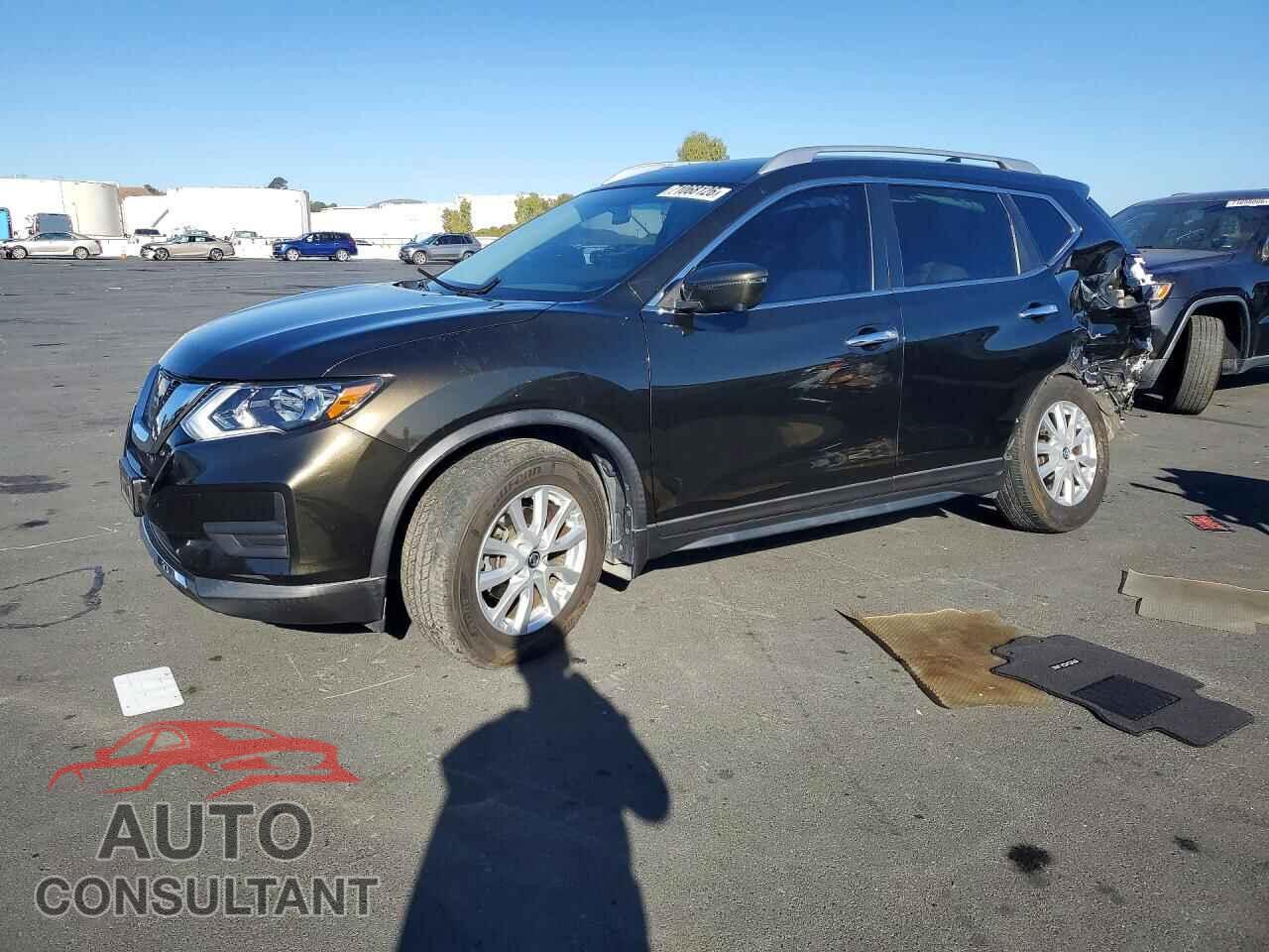 NISSAN ROGUE 2017 - KNMAT2MT3HP577149