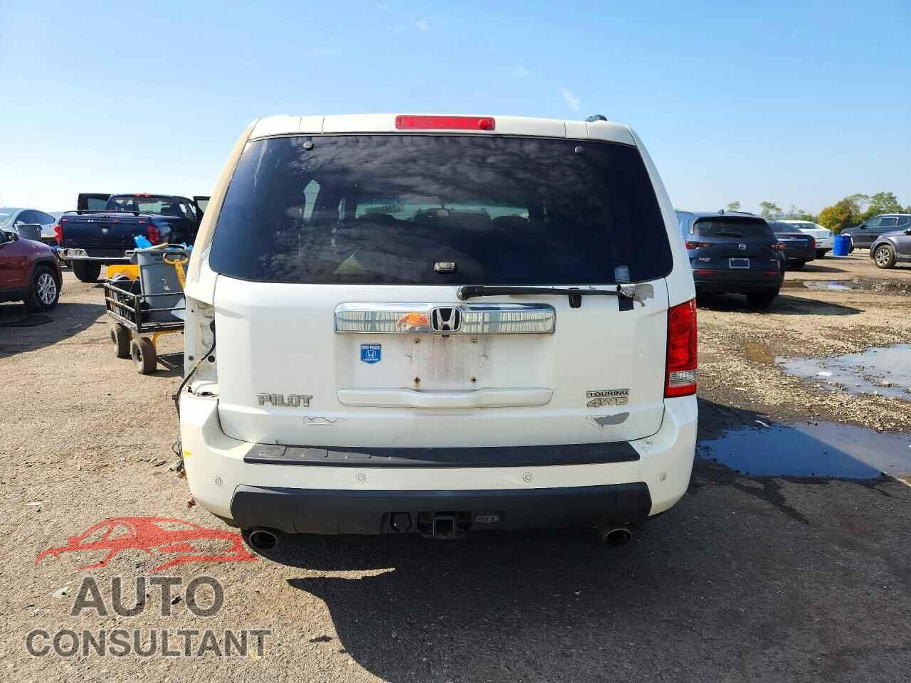 HONDA PILOT 2011 - 5FNYF4H96BB082980