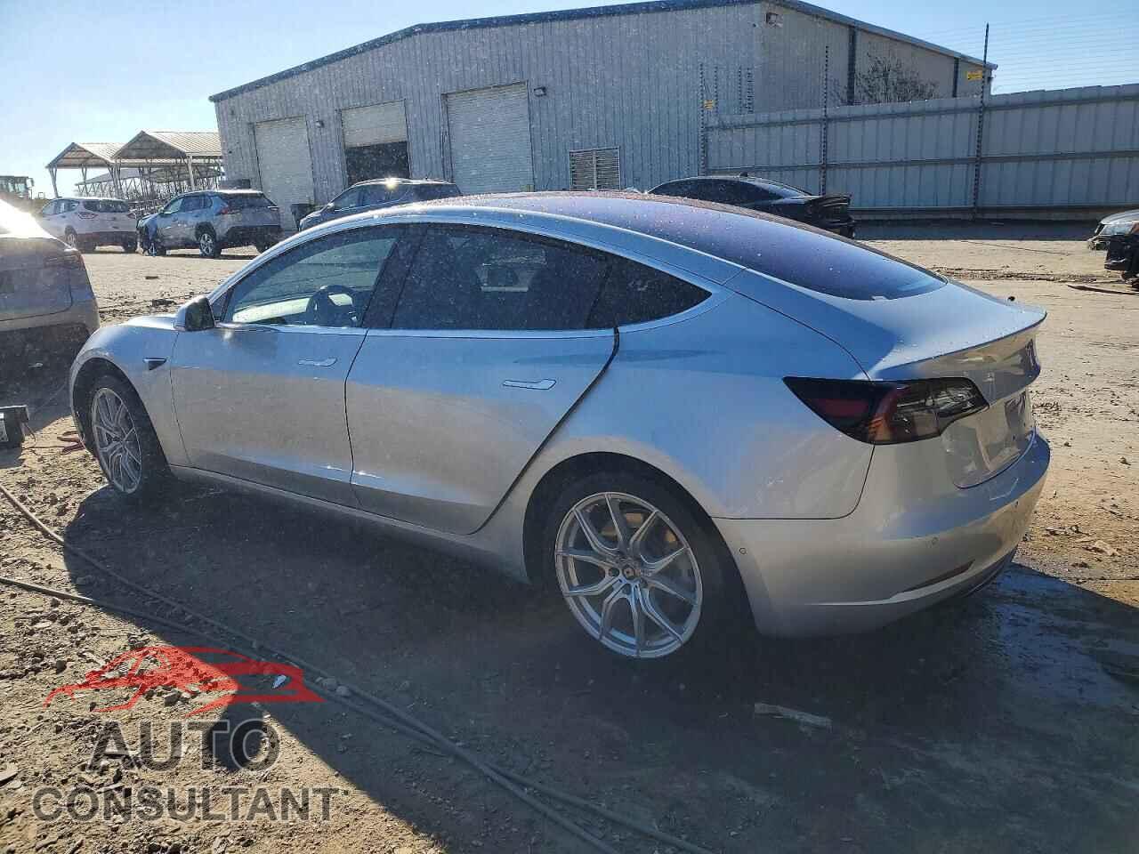 TESLA MODEL 3 2018 - 5YJ3E1EA3JF048519