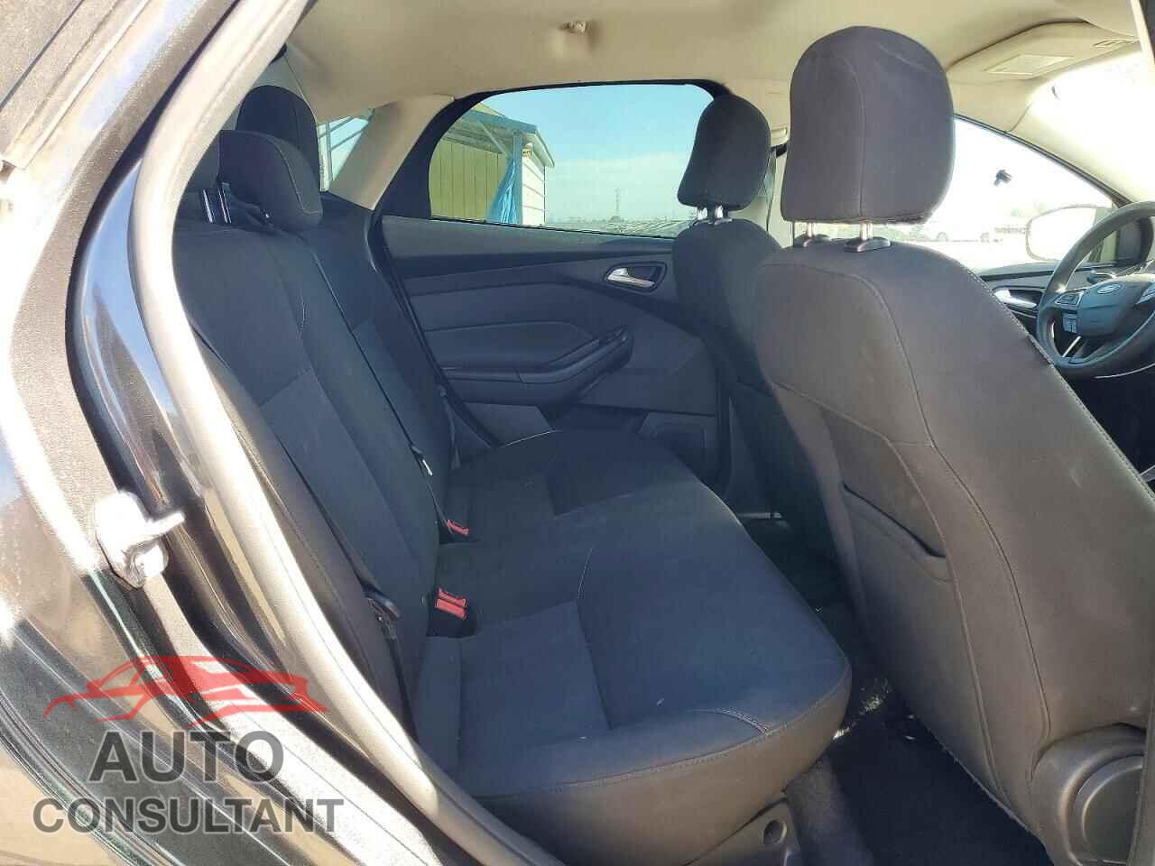 FORD FOCUS 2016 - 1FADP3F27GL263169