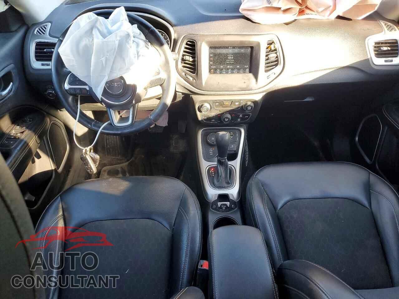 JEEP COMPASS 2018 - 3C4NJDBB1JT261697